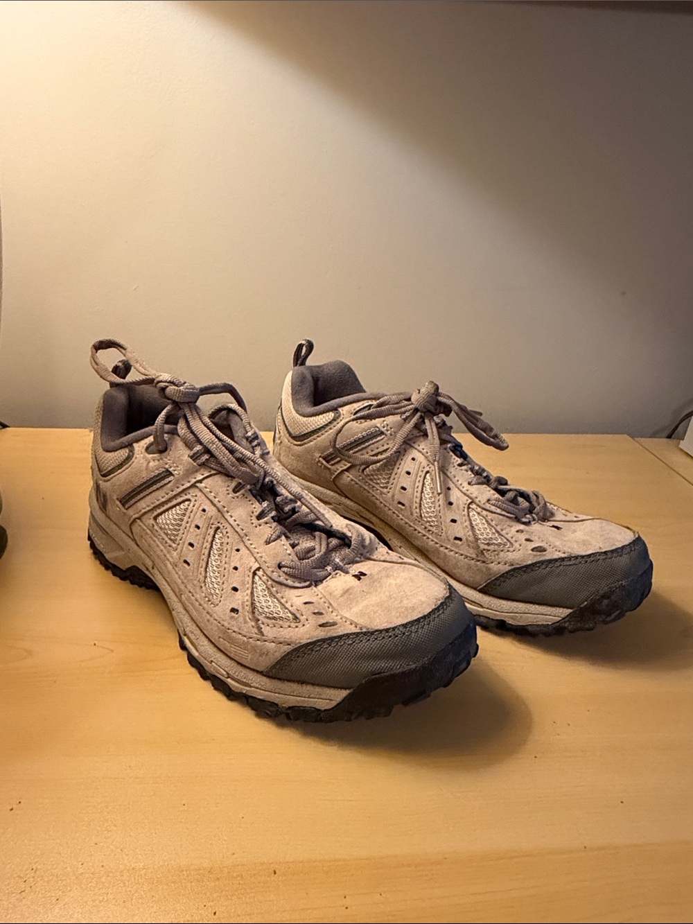 New Balance Women's hiking Sneakers in Beige and Gray